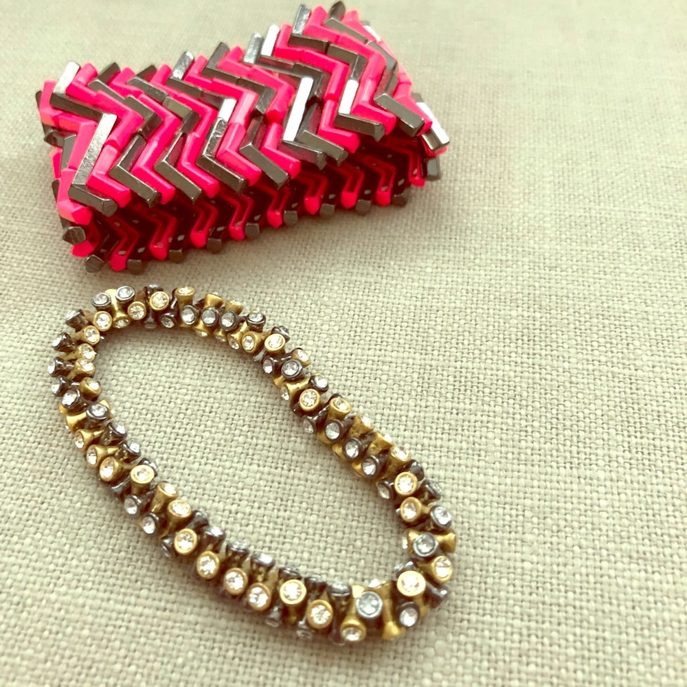 Set of two stretch bracelets